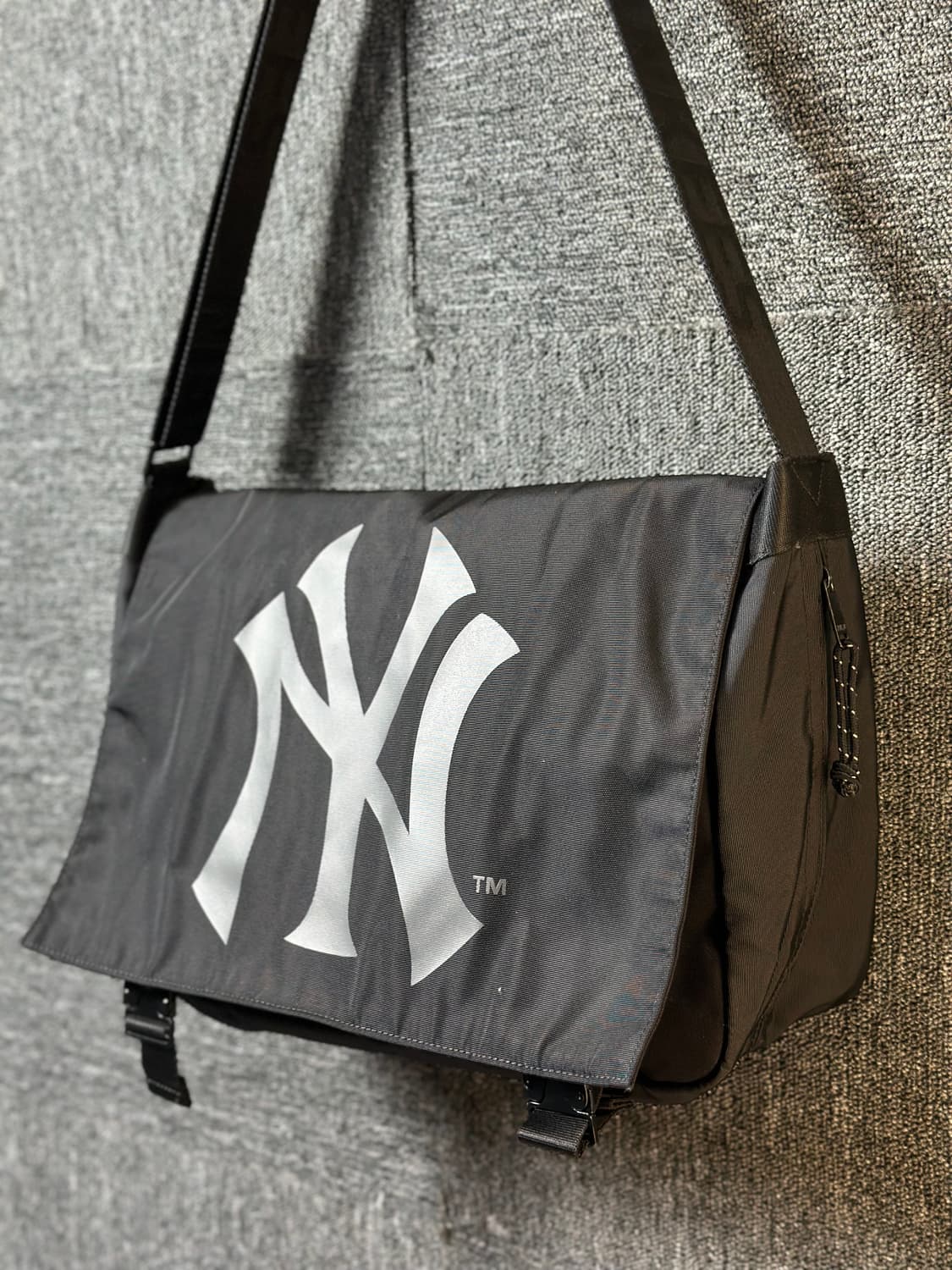 MLB 뉴욕 양키스 메신저백 블랙 상품이미지2
