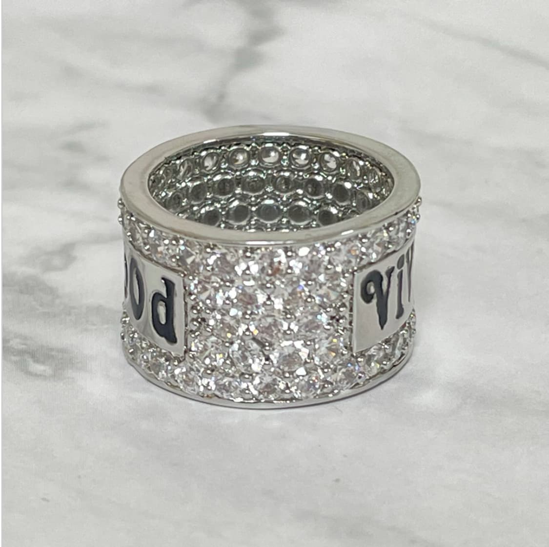 비비안웨스트우드 레터링 각인 화이트 크리스탈 큐빅링 반지 상품이미지3