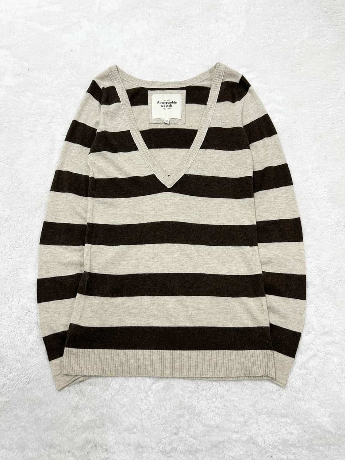 아베크롬비 순록 브라운 단가라 브이넥 니트 상품이미지6