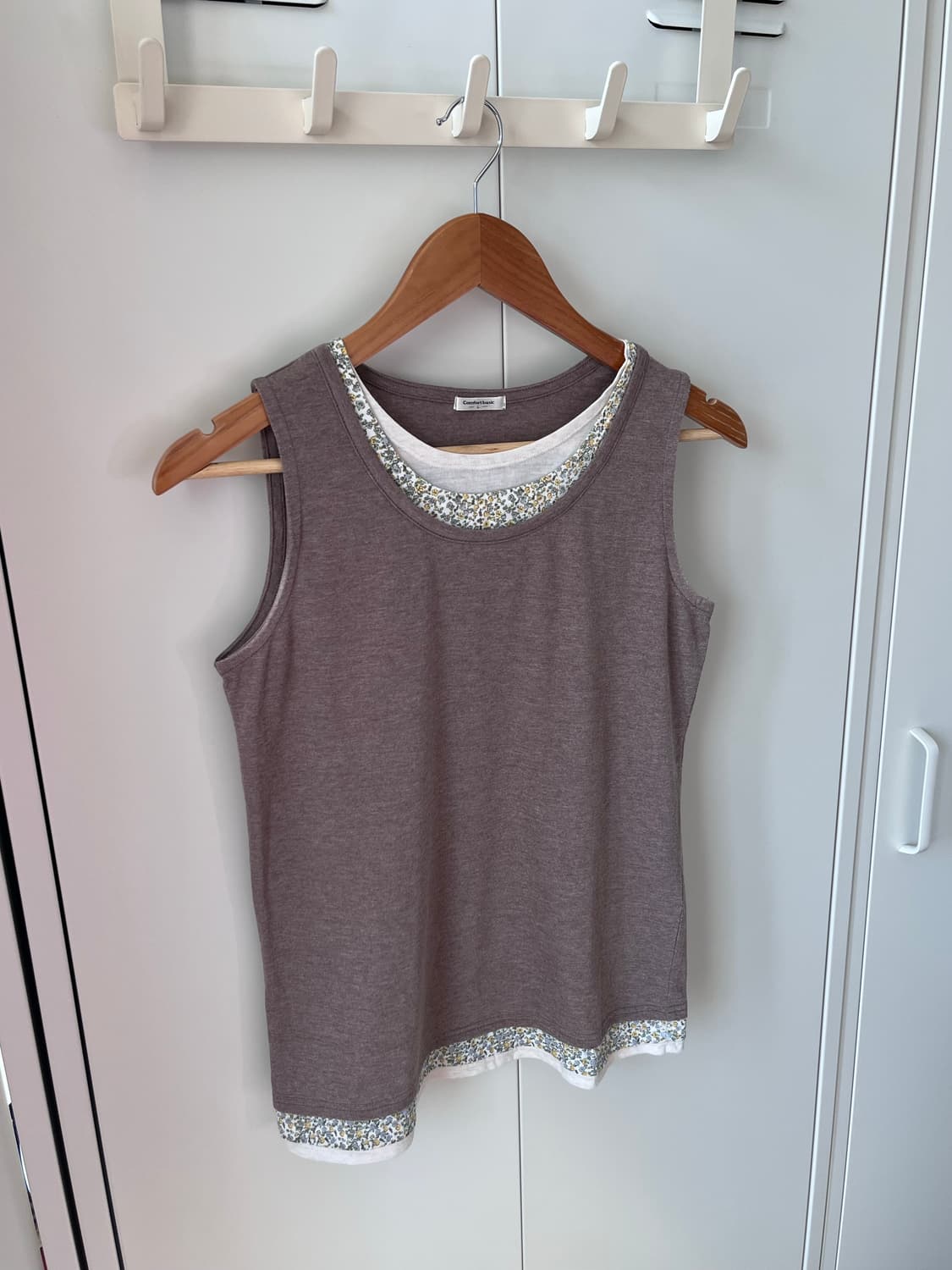 Comfortbasic 잔꽃 레이어드 슬리브리스 상품이미지3