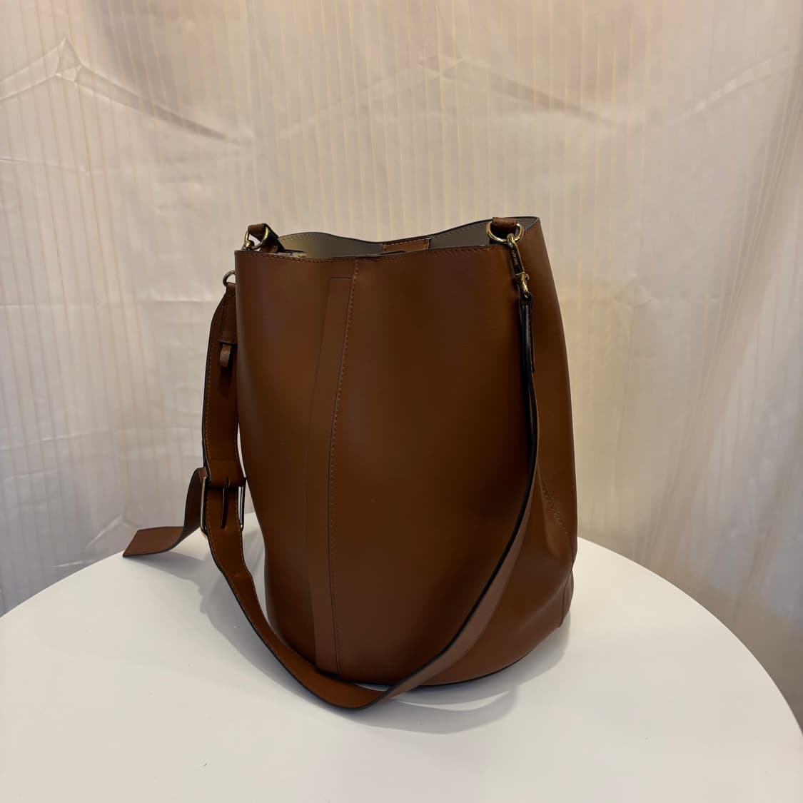 정품 덱케 하프문 버킷백     상품이미지4