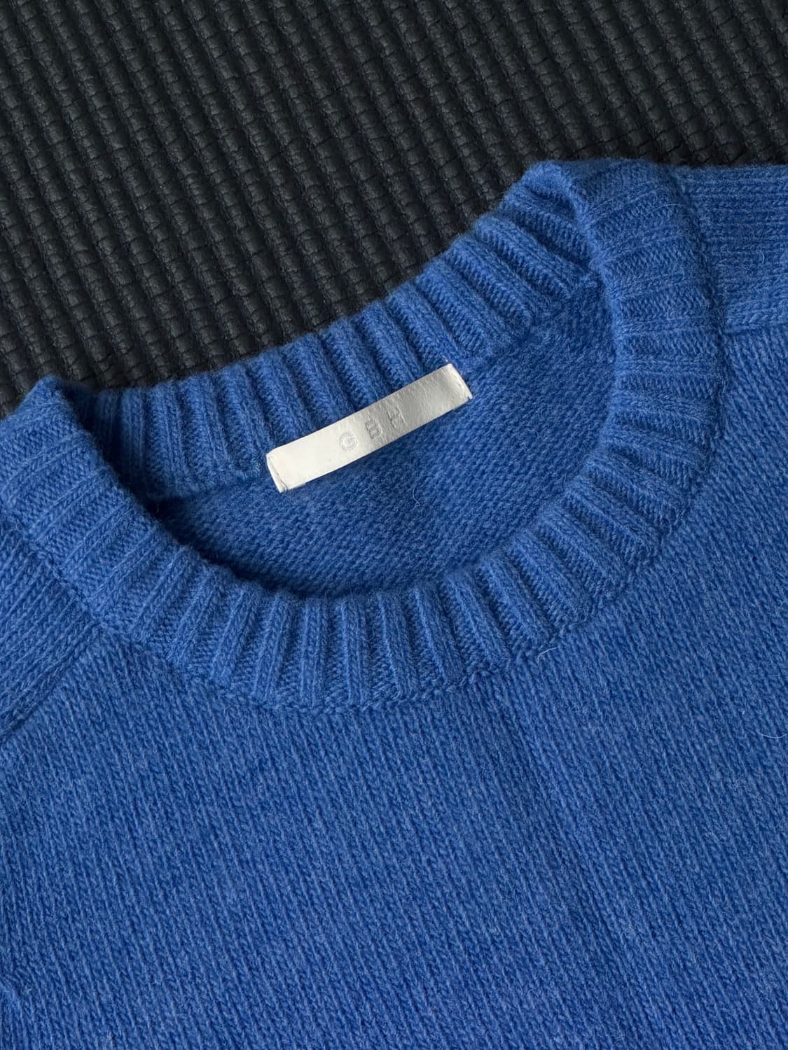 GBH 지비에이치어패럴 마린블루 크루넥 니트 상품이미지7