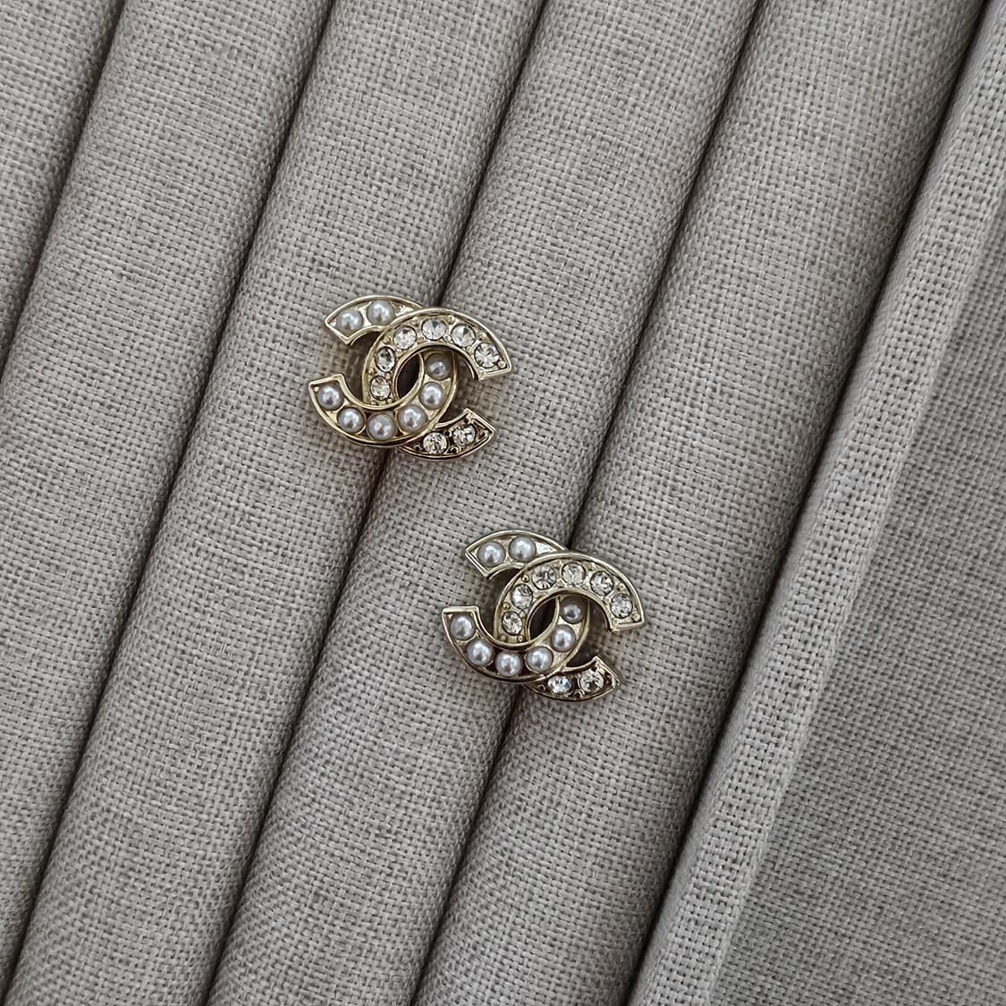 925 샤넬 빈티지 업사이클링 하프 CC 귀걸이 상품이미지3