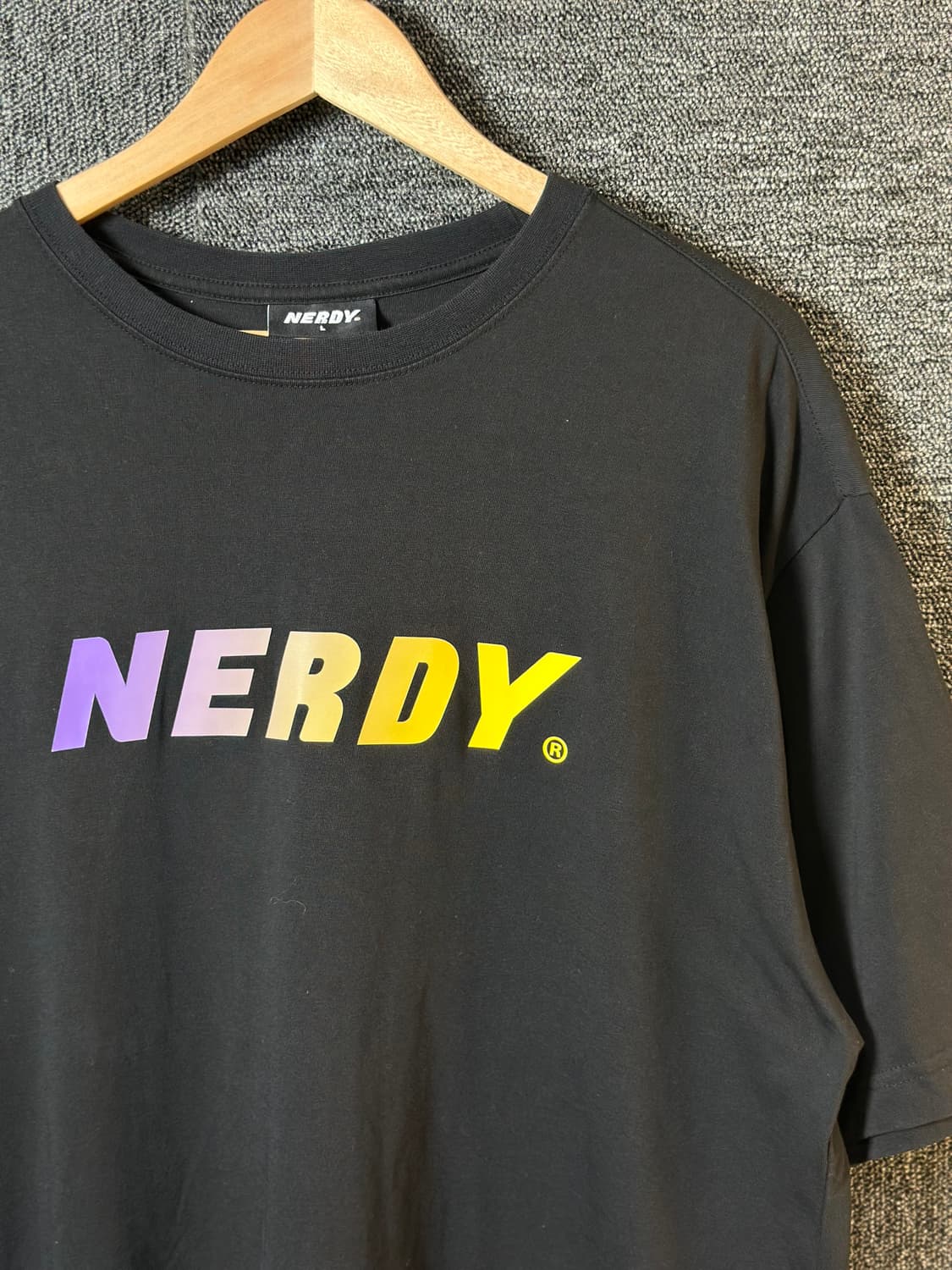 널디 그라데이션 로고 반팔티 L 상품이미지3