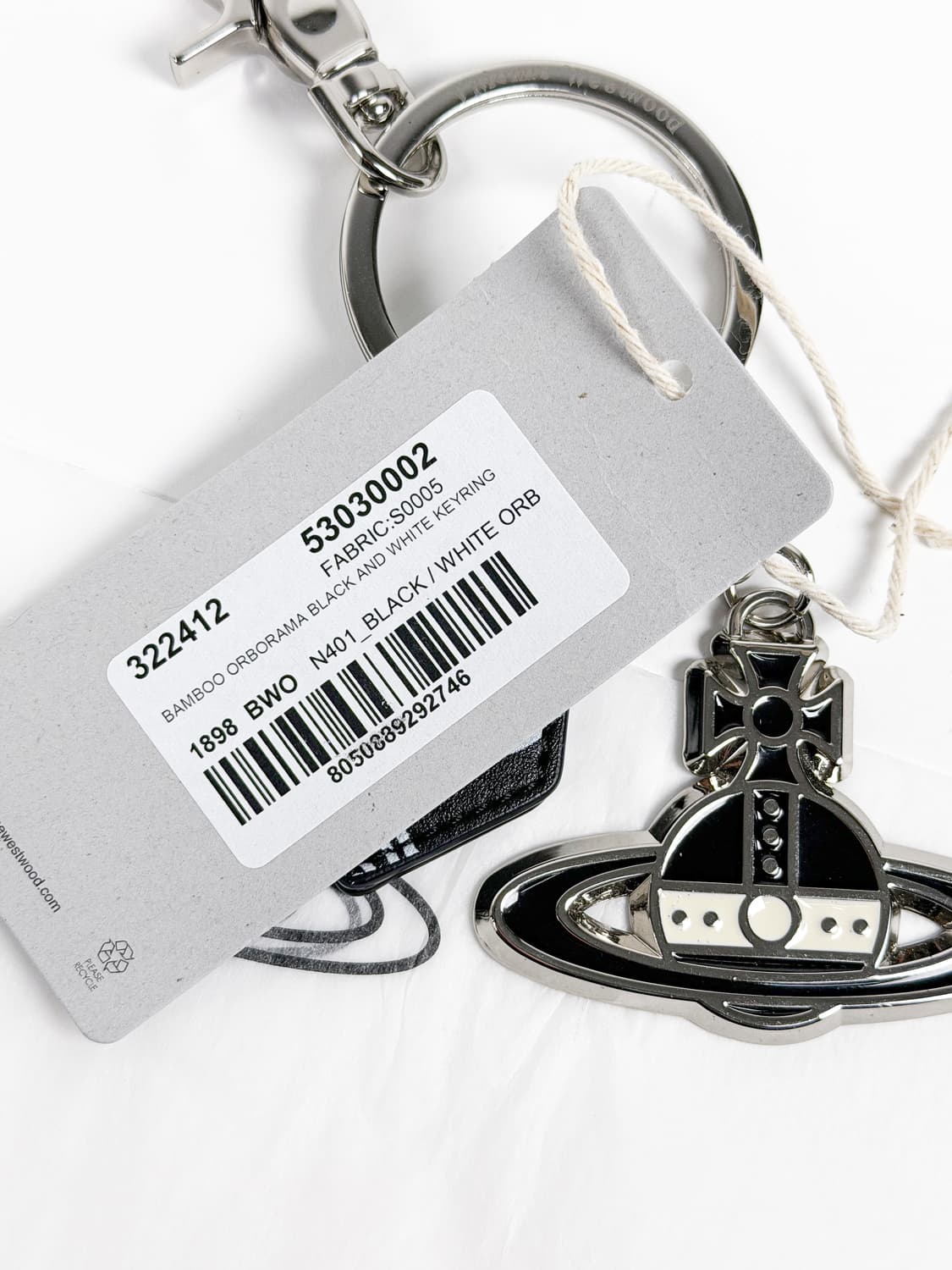 비비안웨스트우드 레더 메탈릭 블랙 앤 화이트 키링 상품이미지3