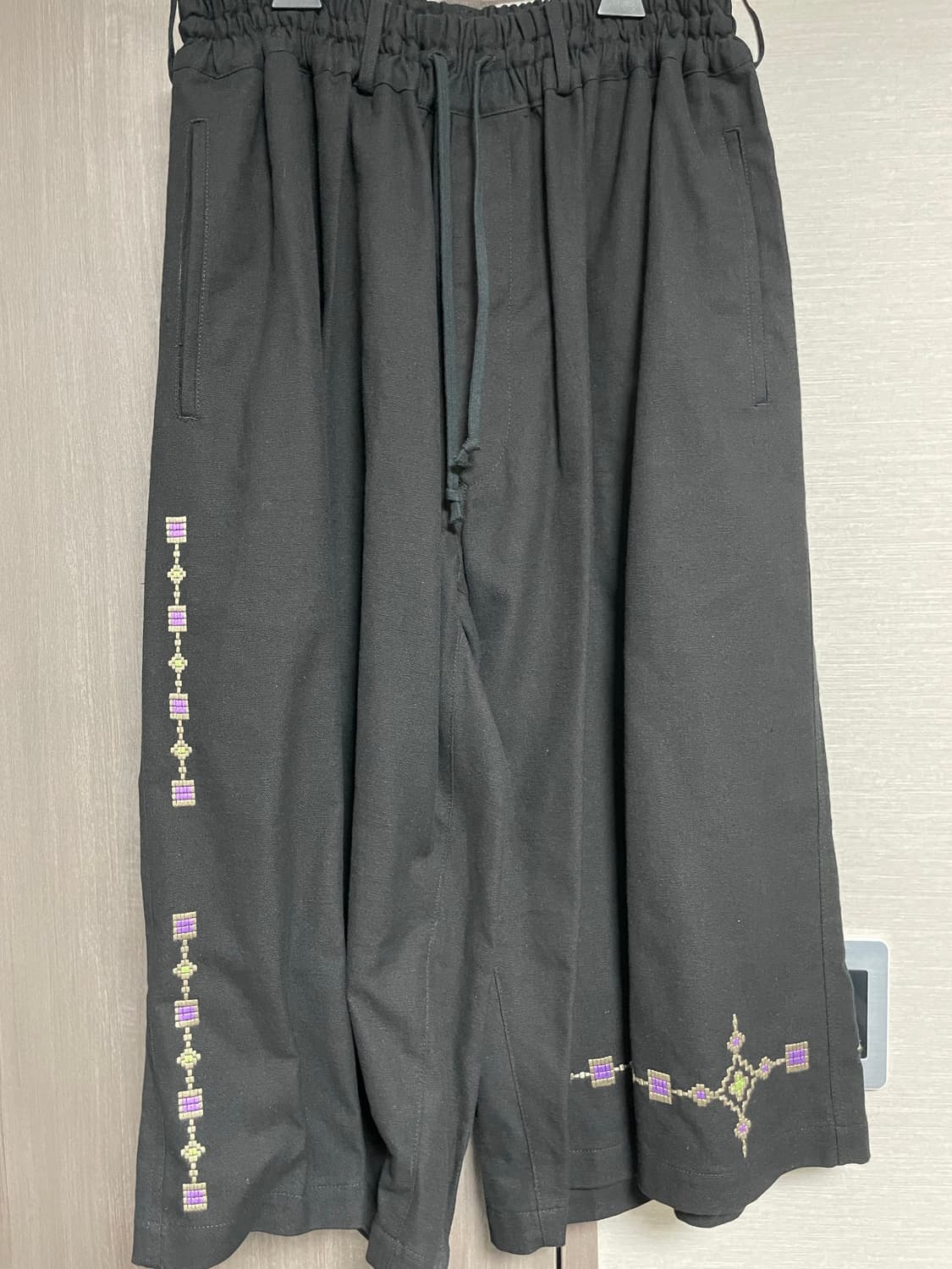 요지 야마모토 S'YTE 남성 블랙 자수 코트 팬츠 셋업 상품이미지4