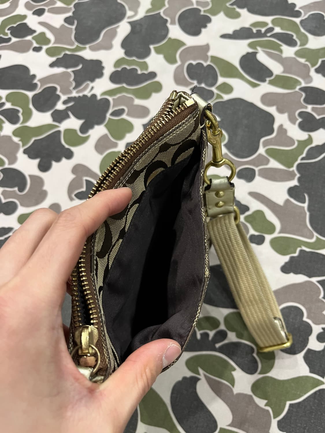 코치 모노그램 미니 크로스백 상품이미지7