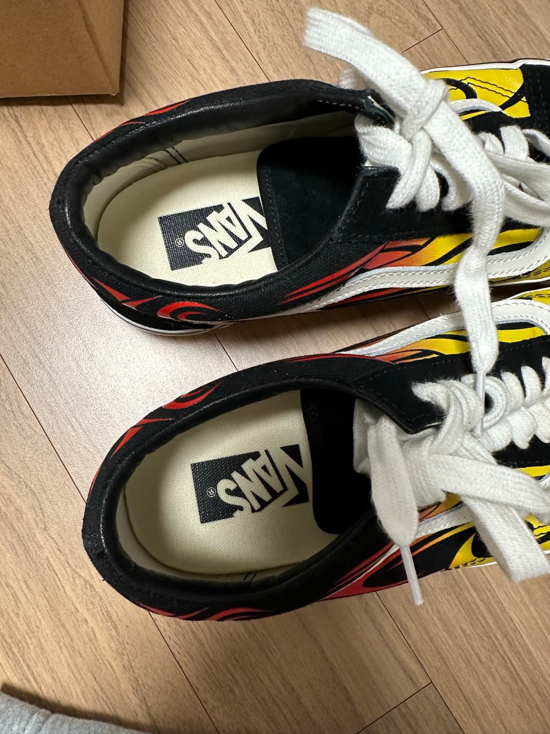 반스 프리미엄 올드스쿨 플레임 블랙 화이트 280 상품이미지8