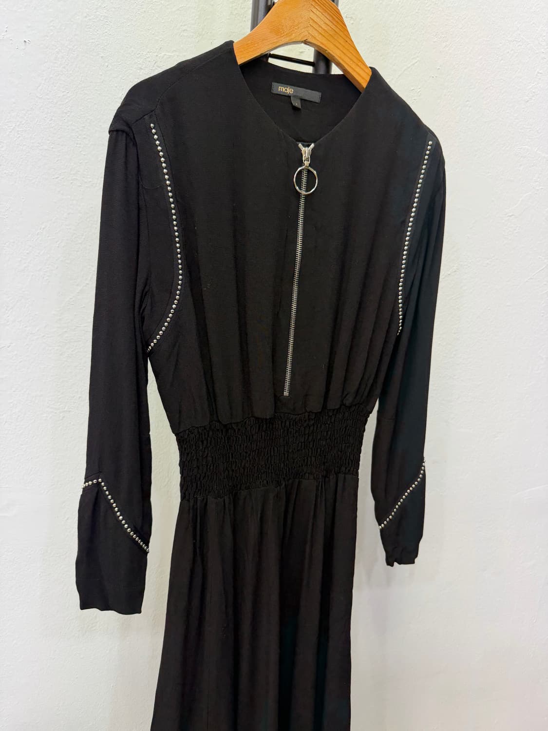 정품) maje 마쥬 블랙 스터드 디테일 롱 원피스 1 상품이미지2
