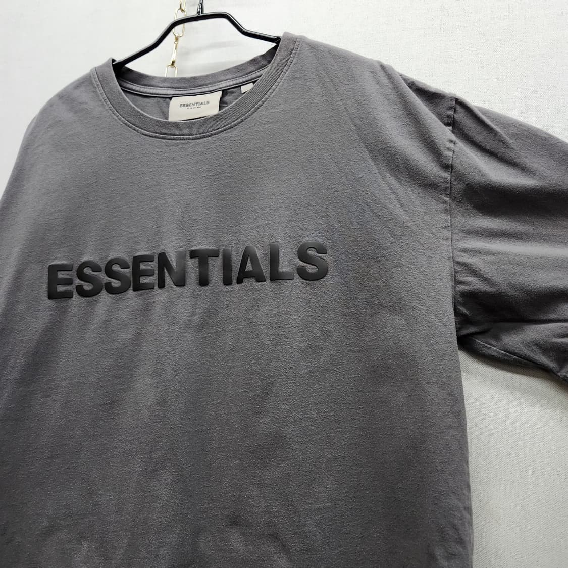 피어오브갓 에센셜 3D 실리콘 로고 반팔티 XL(XL) 상품이미지3