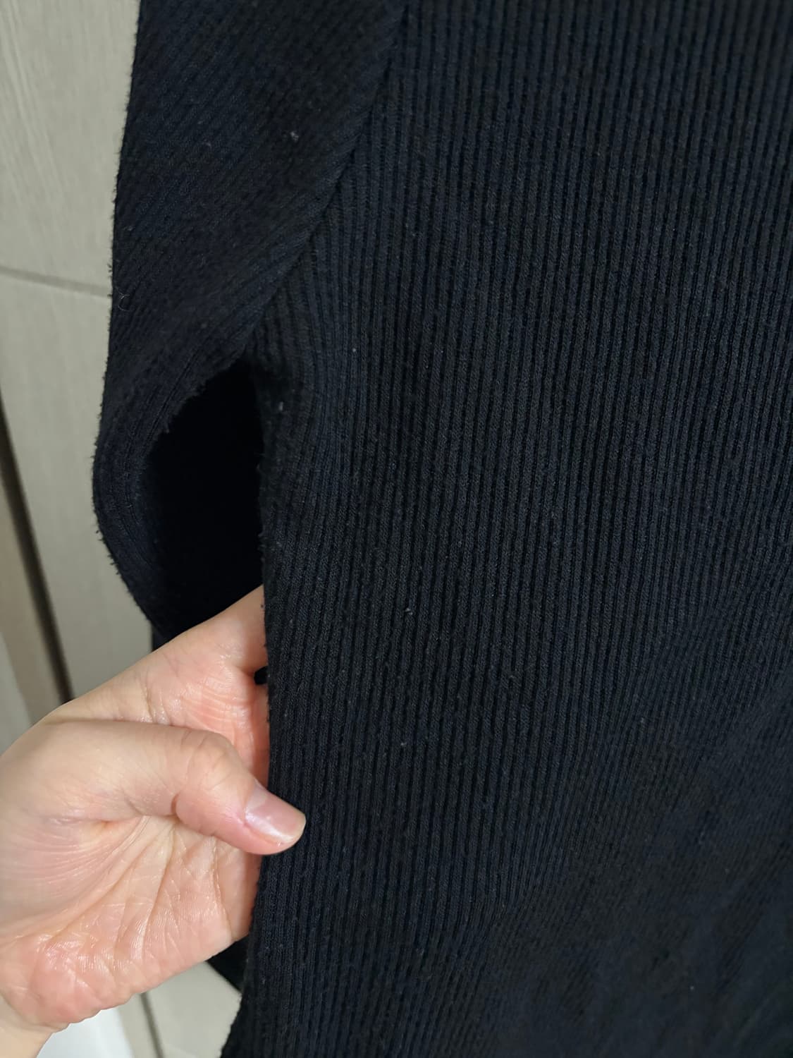 헬레네파리스 스냅 터틀넥 긴팔티 상품이미지5