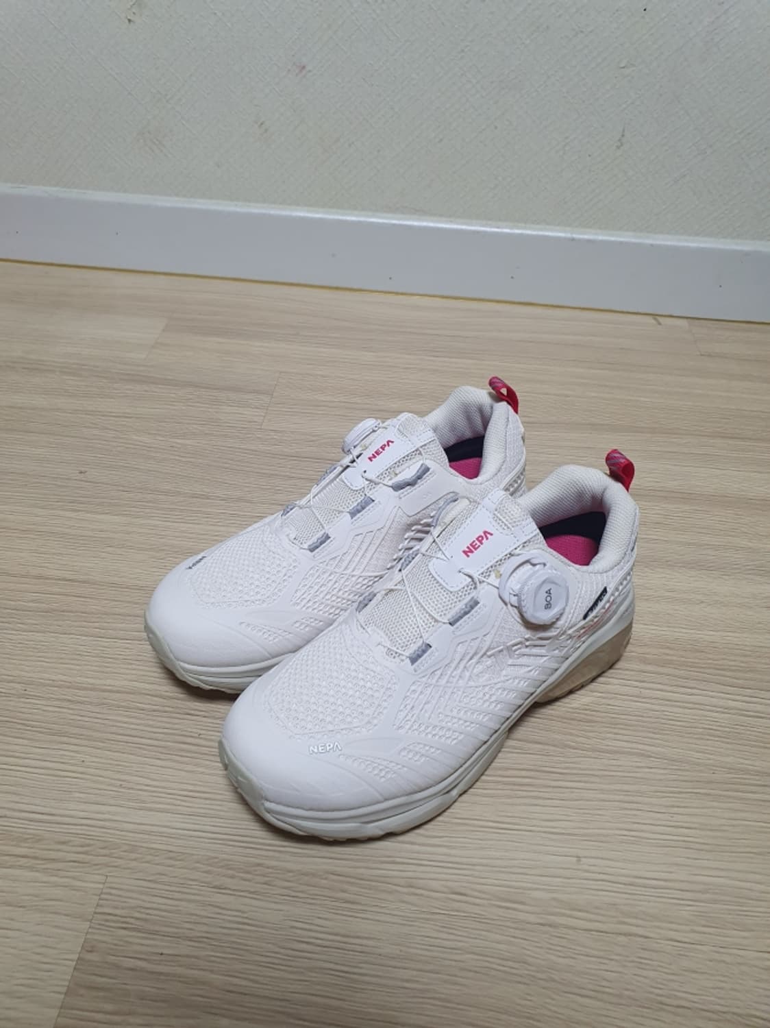 네파 고어텍스 여성 트레킹화 250 상품이미지4