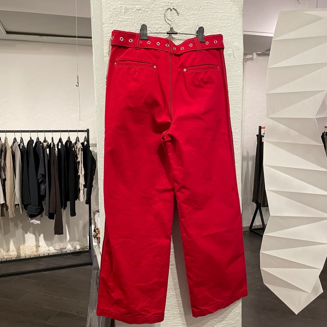 존 로렌스 설리반 벨티드 오버사이즈 팬츠 레드 상품이미지3