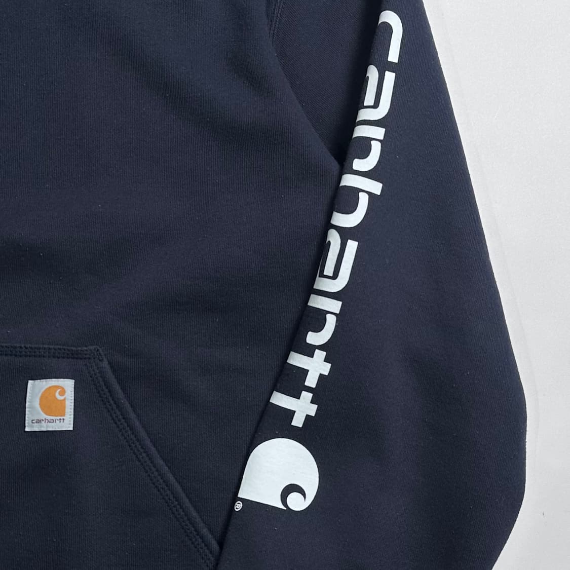 칼하트 로고 네이비 후드티   상품이미지3