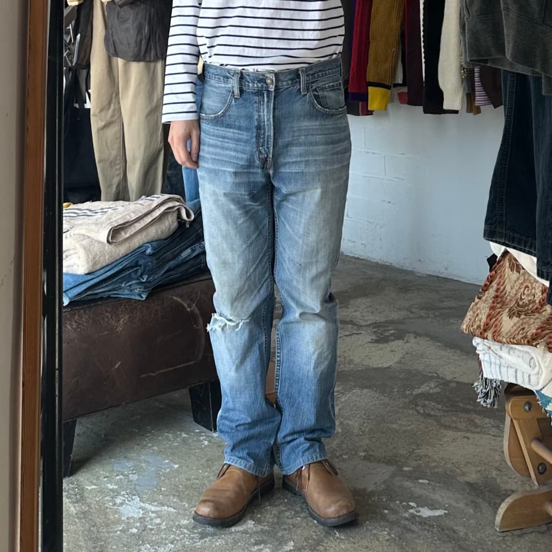 (착용컷) 리바이스 505 (남성용 33.5) 상품이미지3