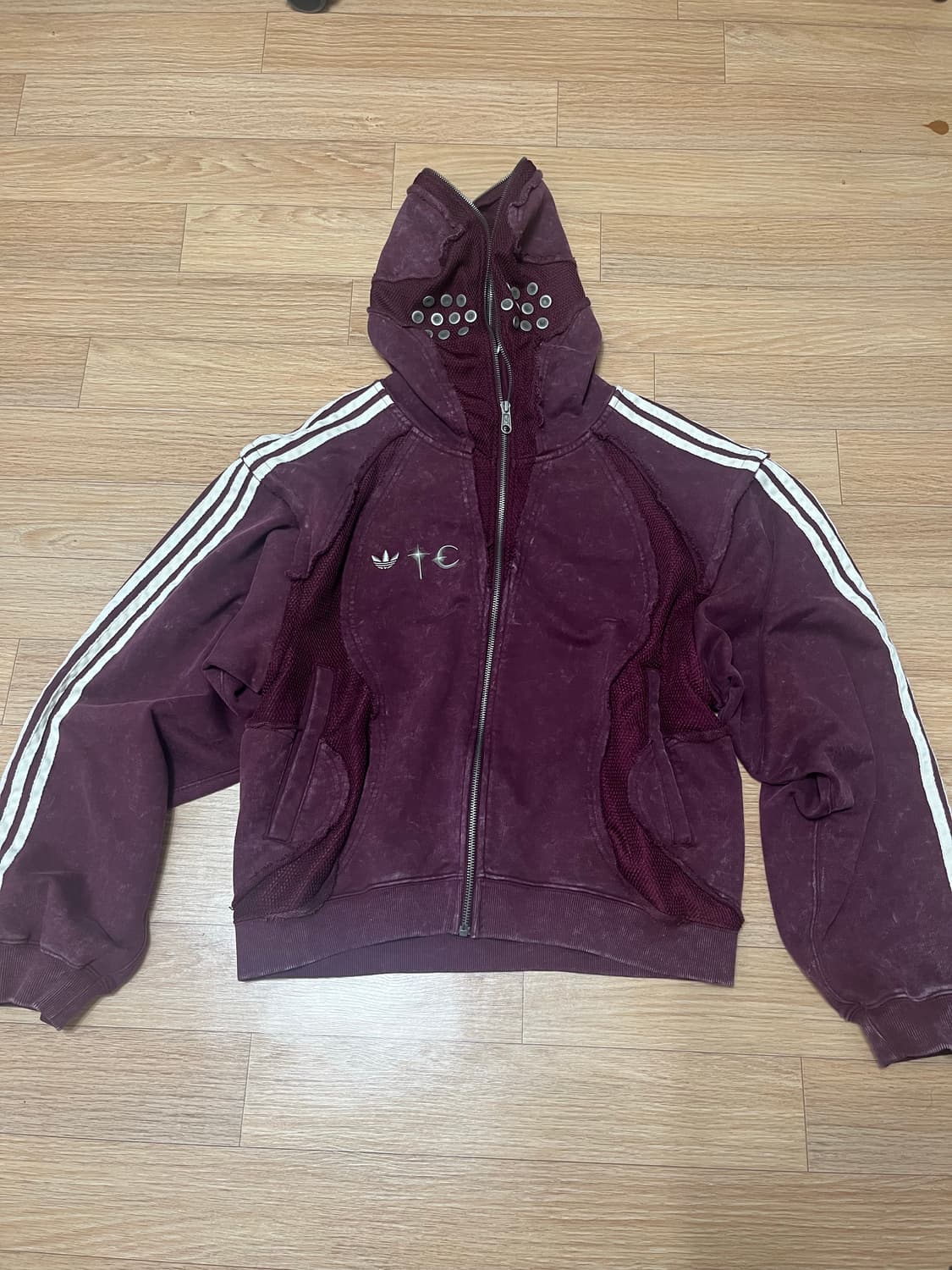 떠그클럽 아디다스 후드집업 상품이미지1