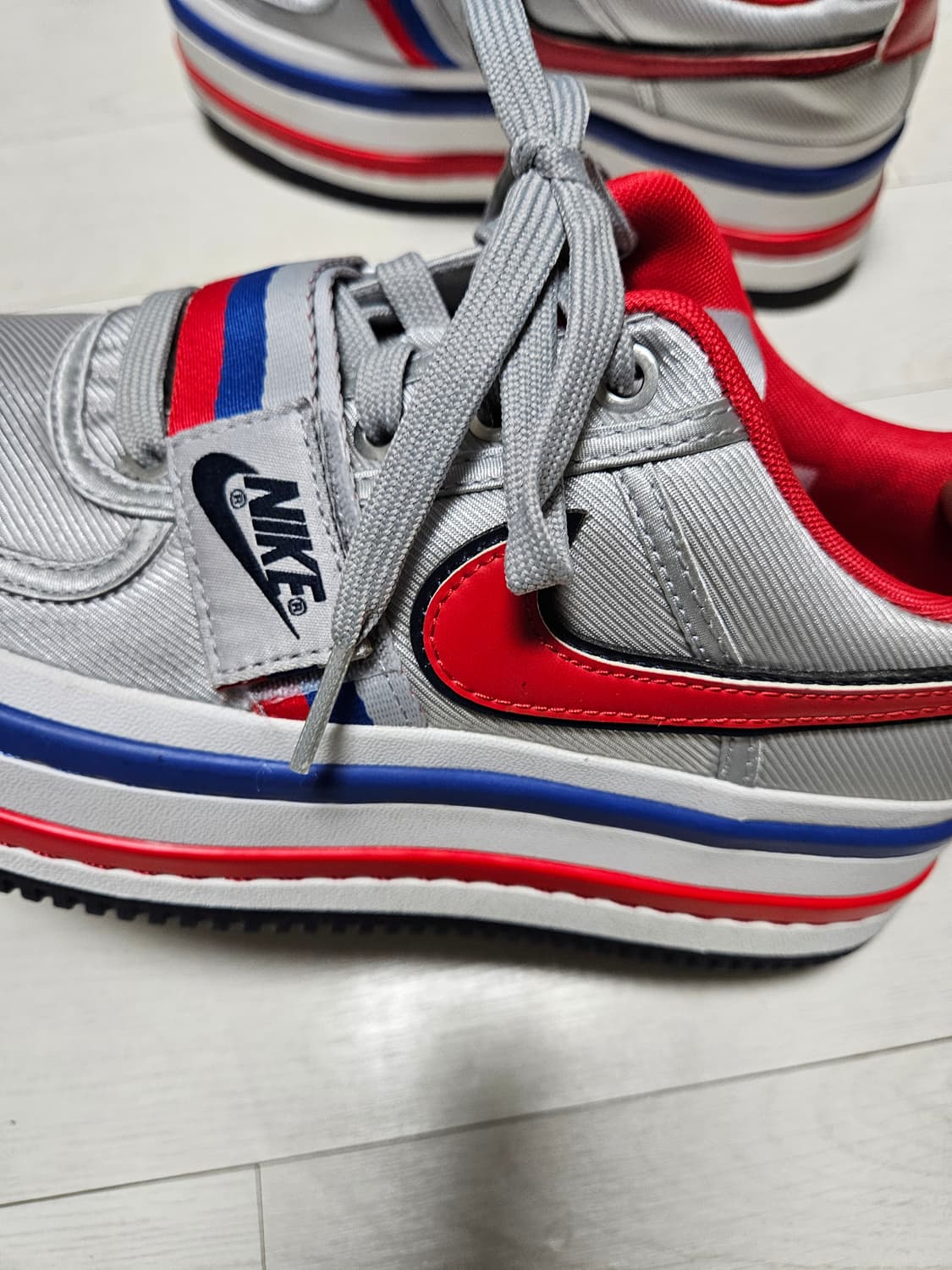 나이키 반달 메탈릭 로우 255 상품이미지3