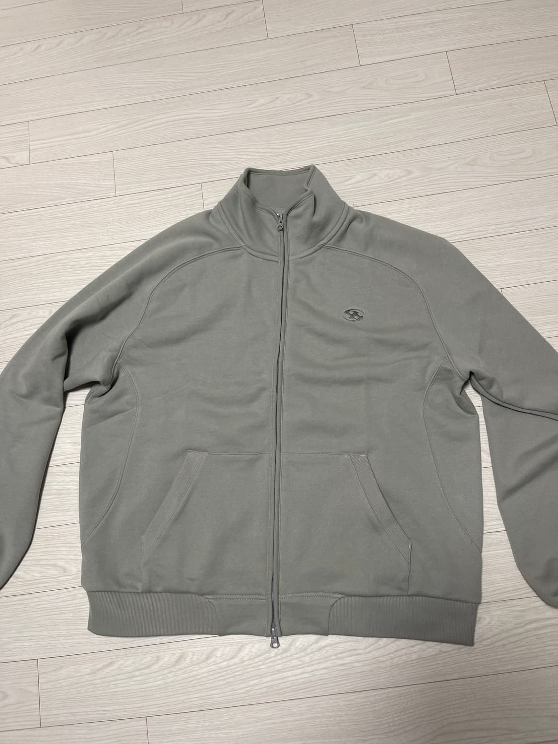 산산기어 스웻집업 탄 판매 상품이미지1