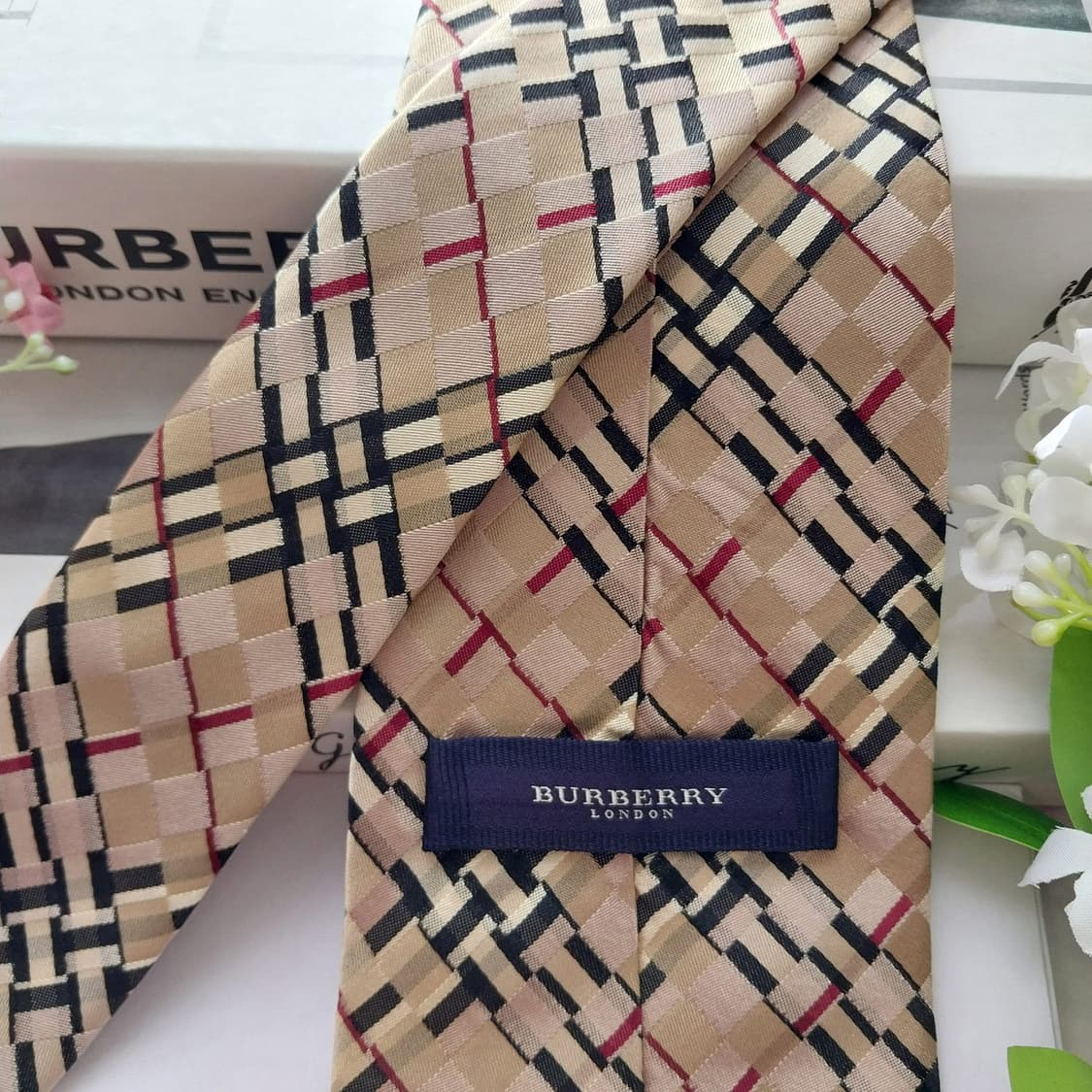 버버리 실크 브라운 체크 패턴 넥타이 9.6cm A+~A등급 K1891
 상품이미지5