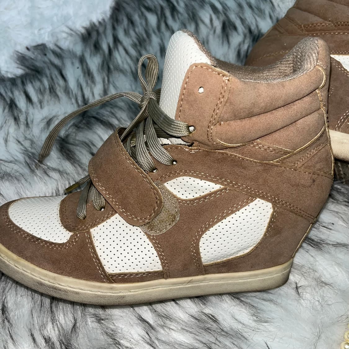 베이지 웨지힐 스니커즈 상품이미지3