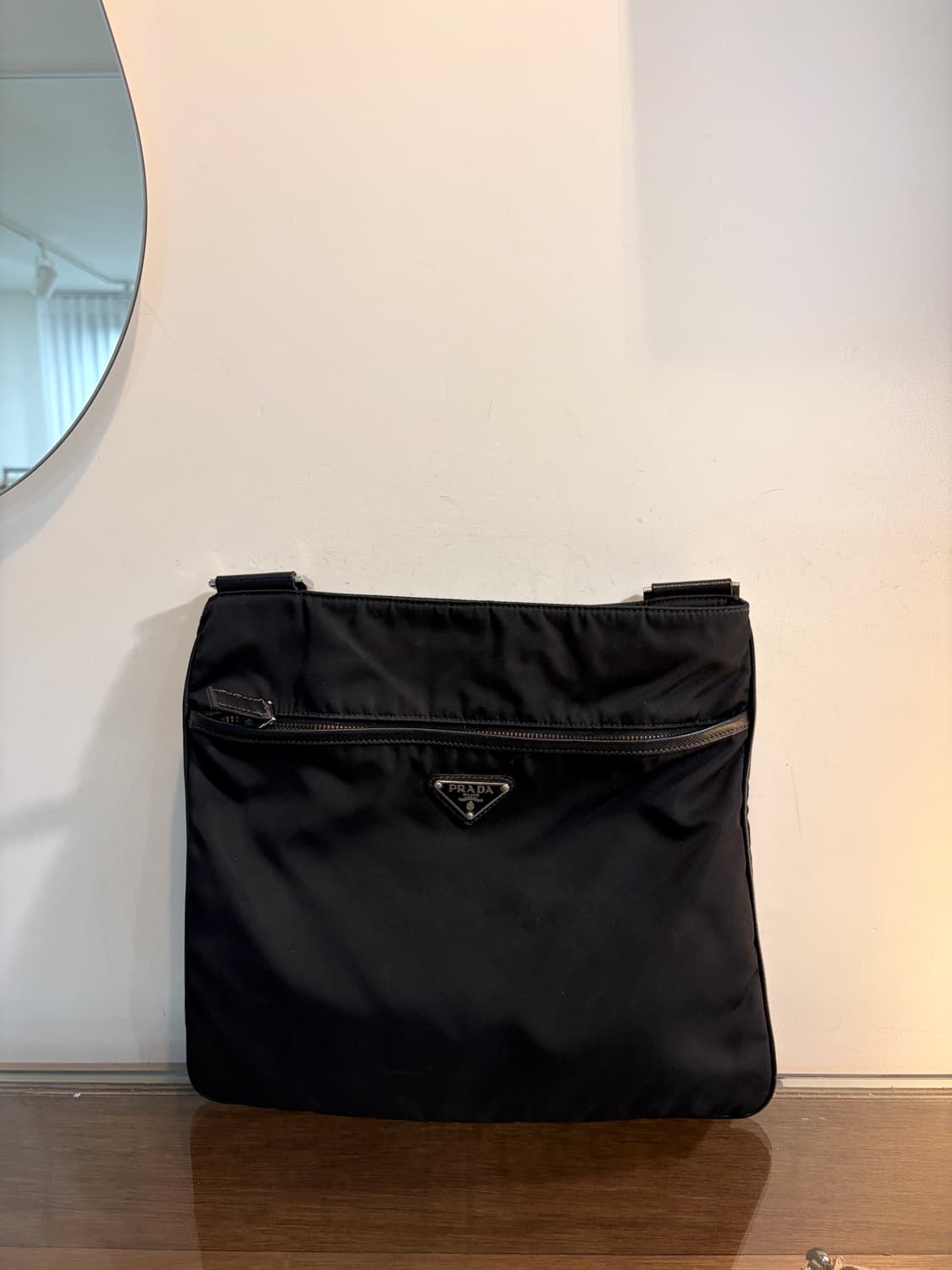 프라다 리나일론 크로스백 상품이미지2