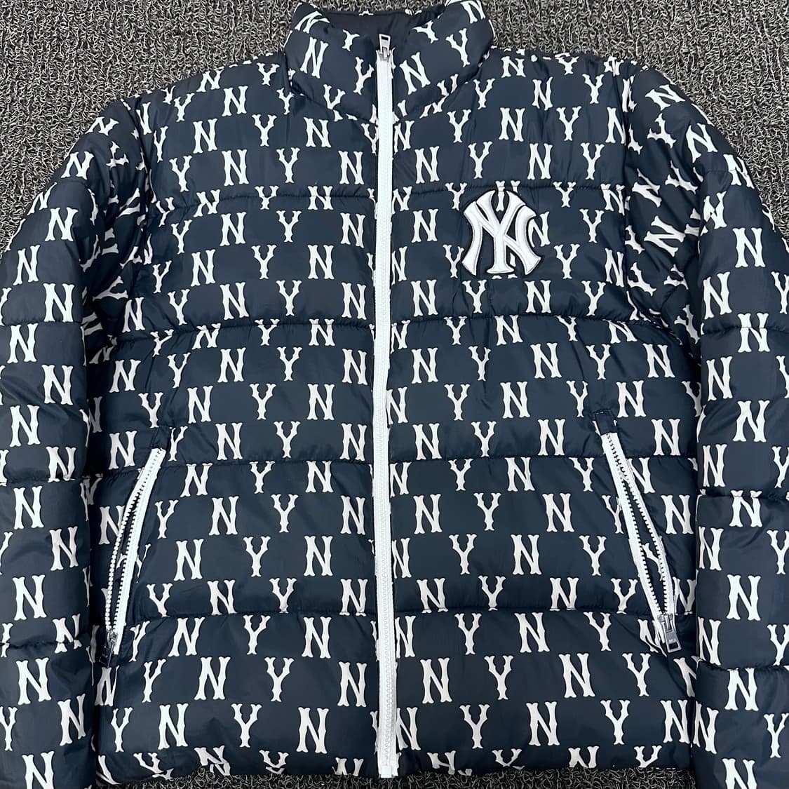 MLB 엠엘비 모노그램 양키스 패딩 점퍼 L 상품이미지2
