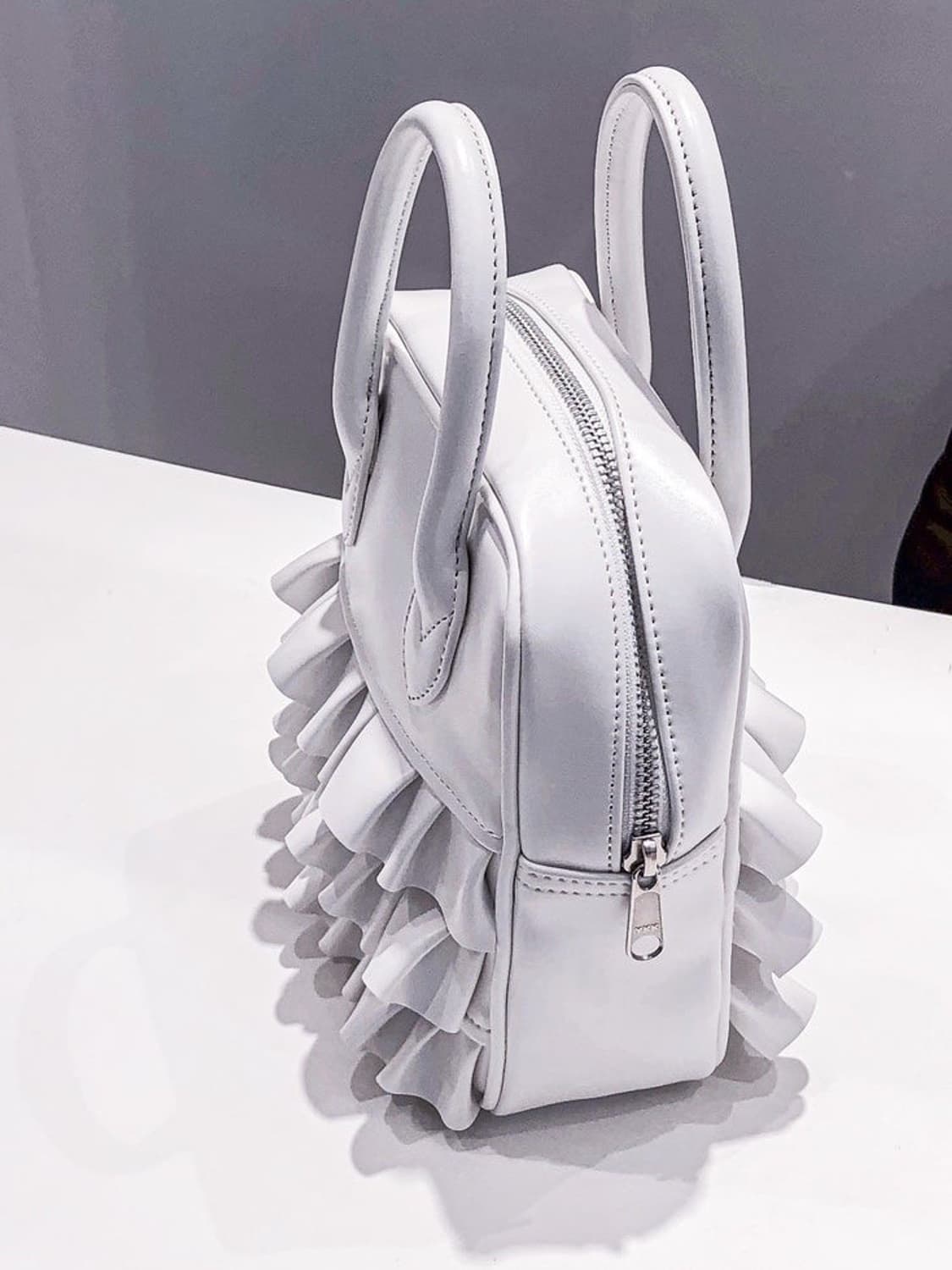 꼼데가르송 걸 프릴백 ruffled duffle bag white 상품이미지1