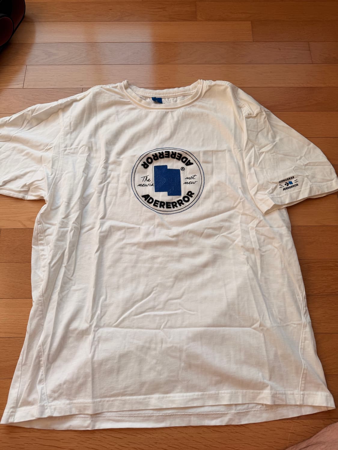 아더에러 컨버스콜라보 티 상품이미지1