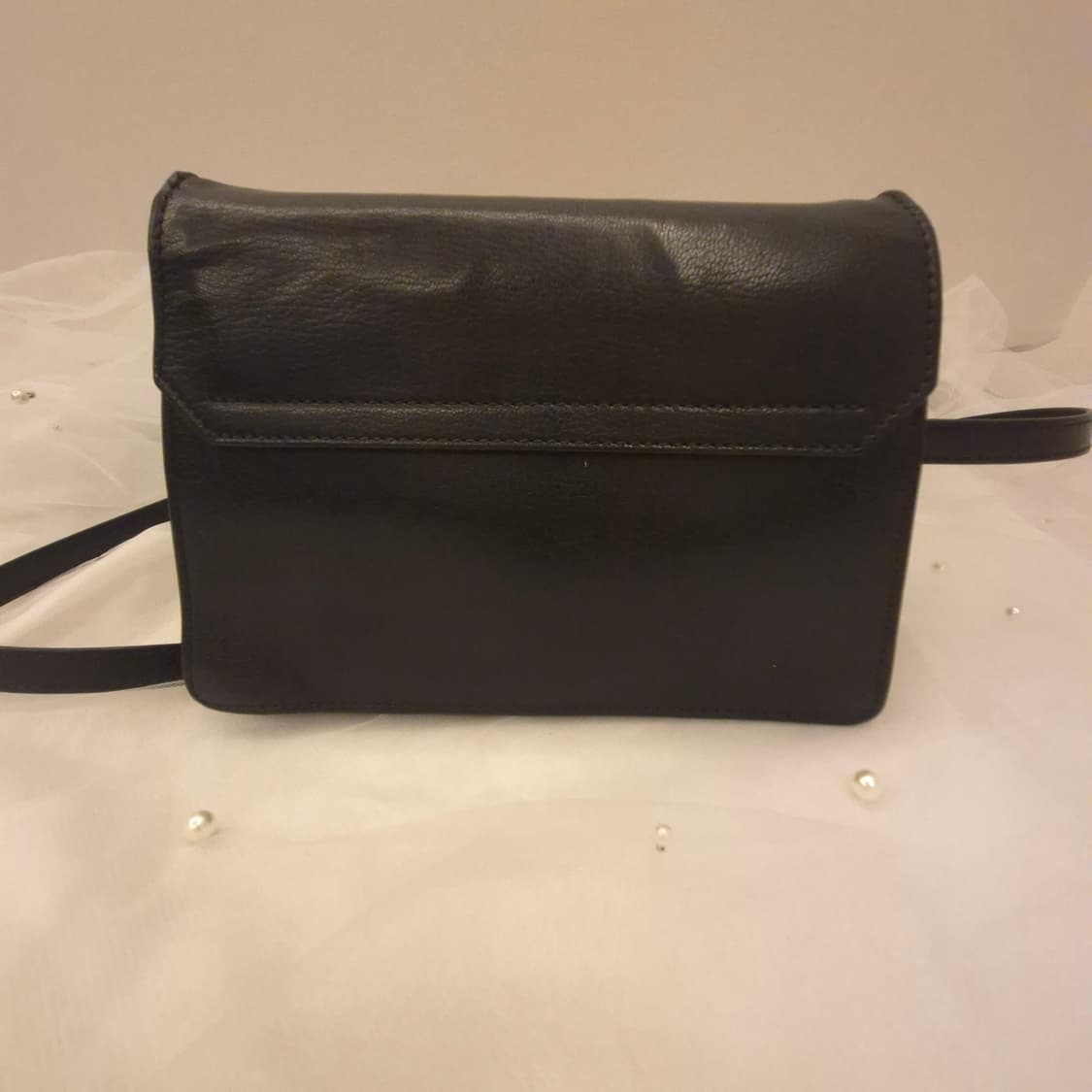 지방시 블랙 레더 GV3 체인 크로스백 상품이미지4