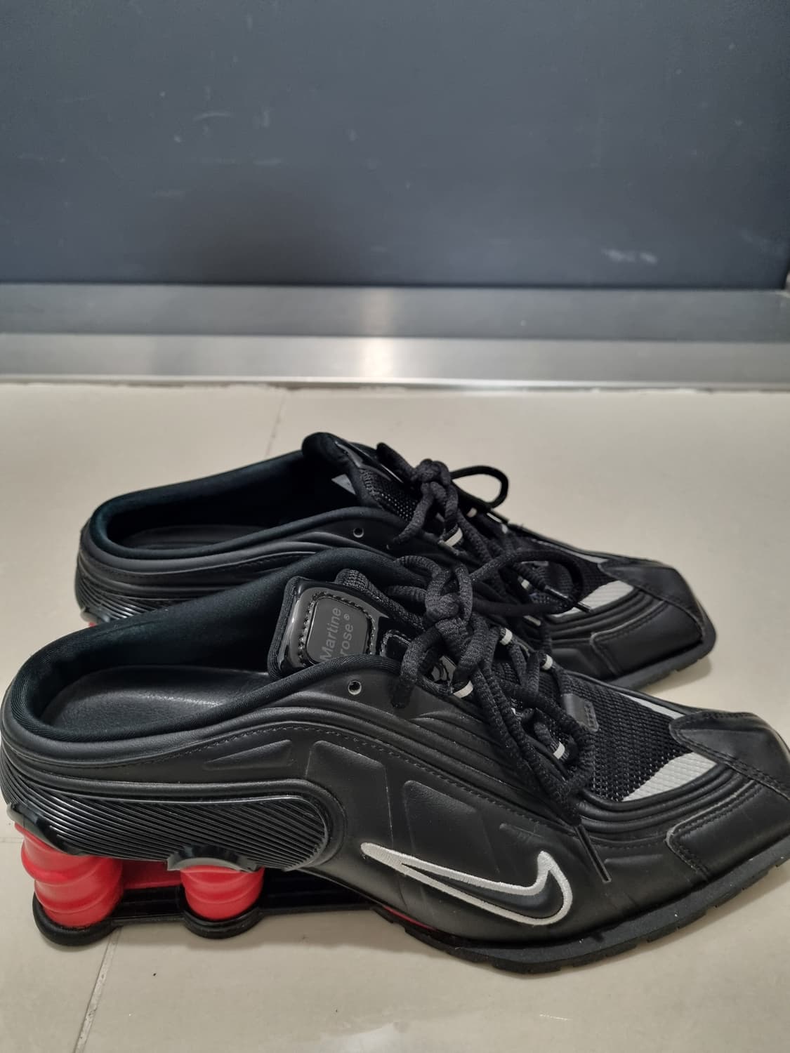 나이키 마틴로즈 샥스 MR4 블랙 250 판매합니다 상품이미지3