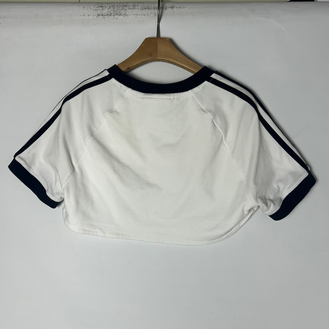 [adidas] 아디다스 배색 크롭 반팔티셔츠 상품이미지2