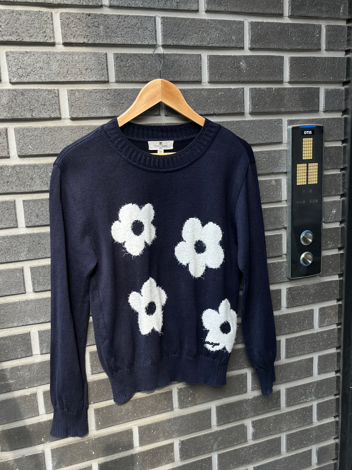 90s Courreges 꾸레쥬 플로럴 롱슬리브 니트 네이비 상품이미지1