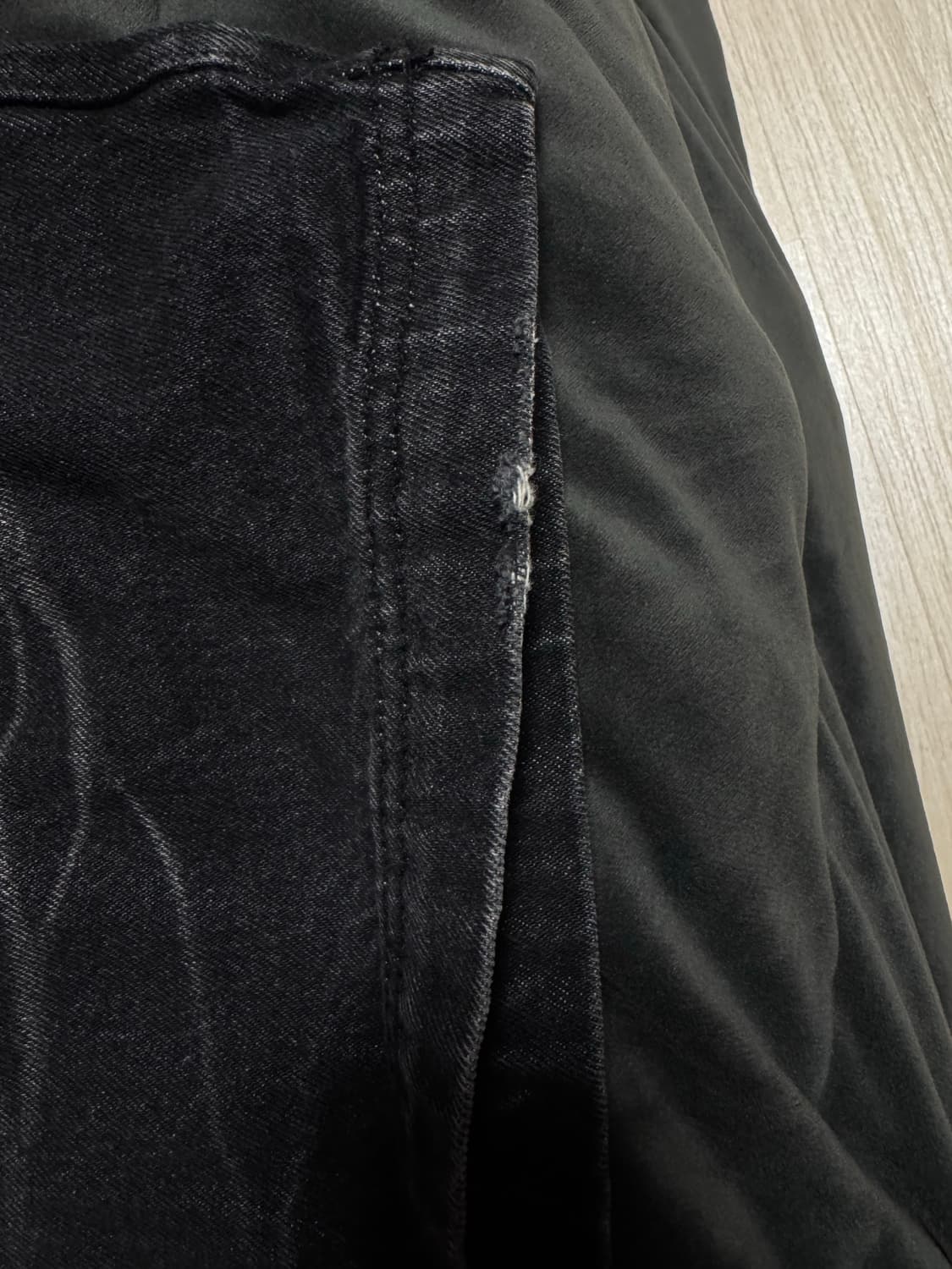 blr 엠보스드 웨이브 워싱 와이드 데님팬츠 블랙 상품이미지4