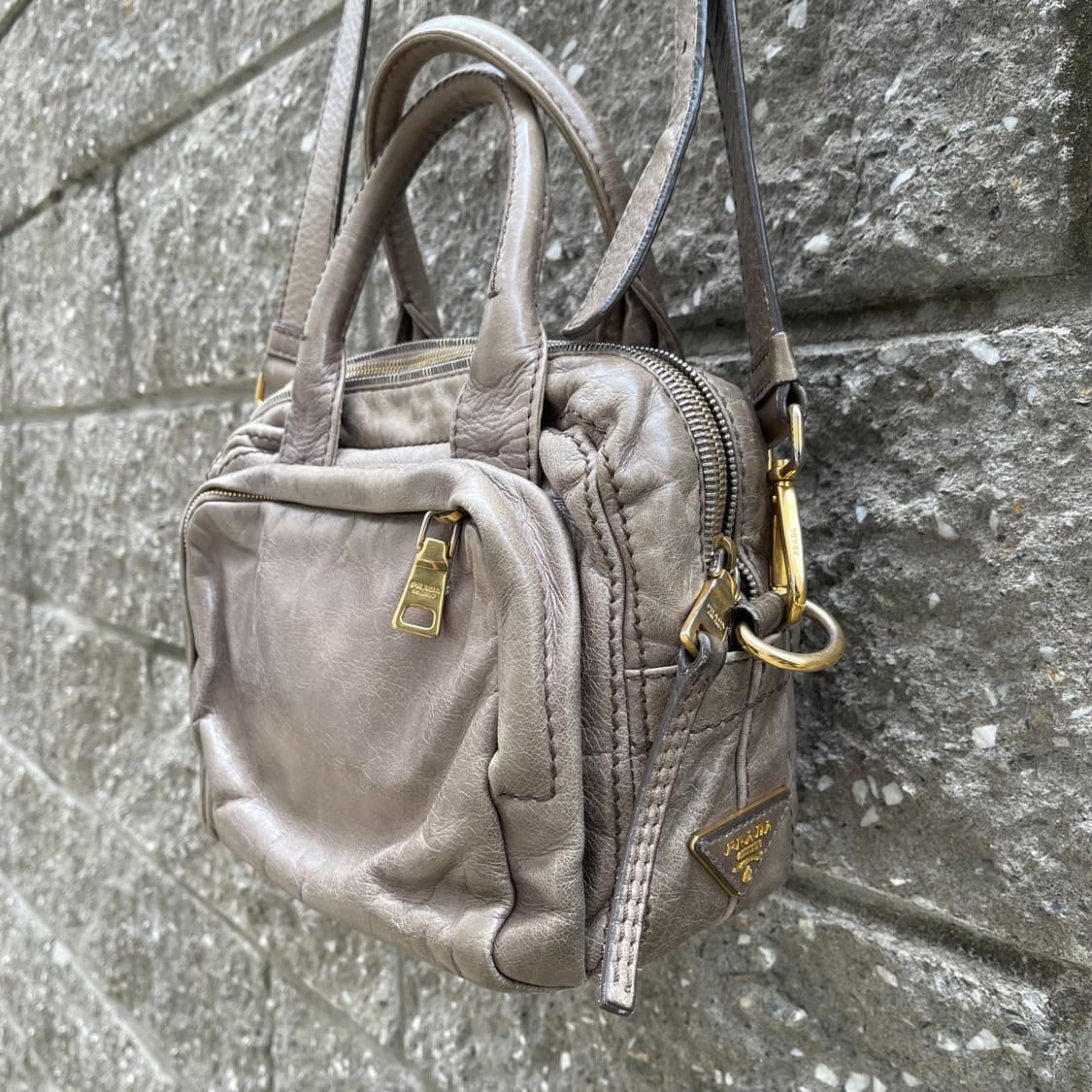 [OS] Prada 비텔로 샤인 바울레토 사첼 백 상품이미지4