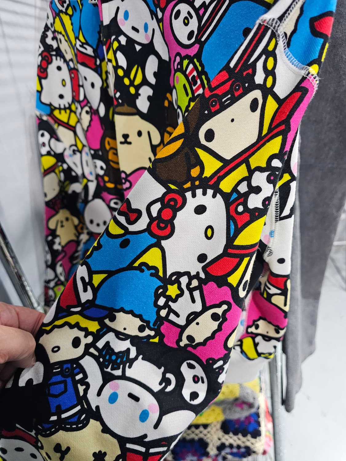 베이프 산리오 콜라보 샤크 후드 집업 크롭 상품이미지5