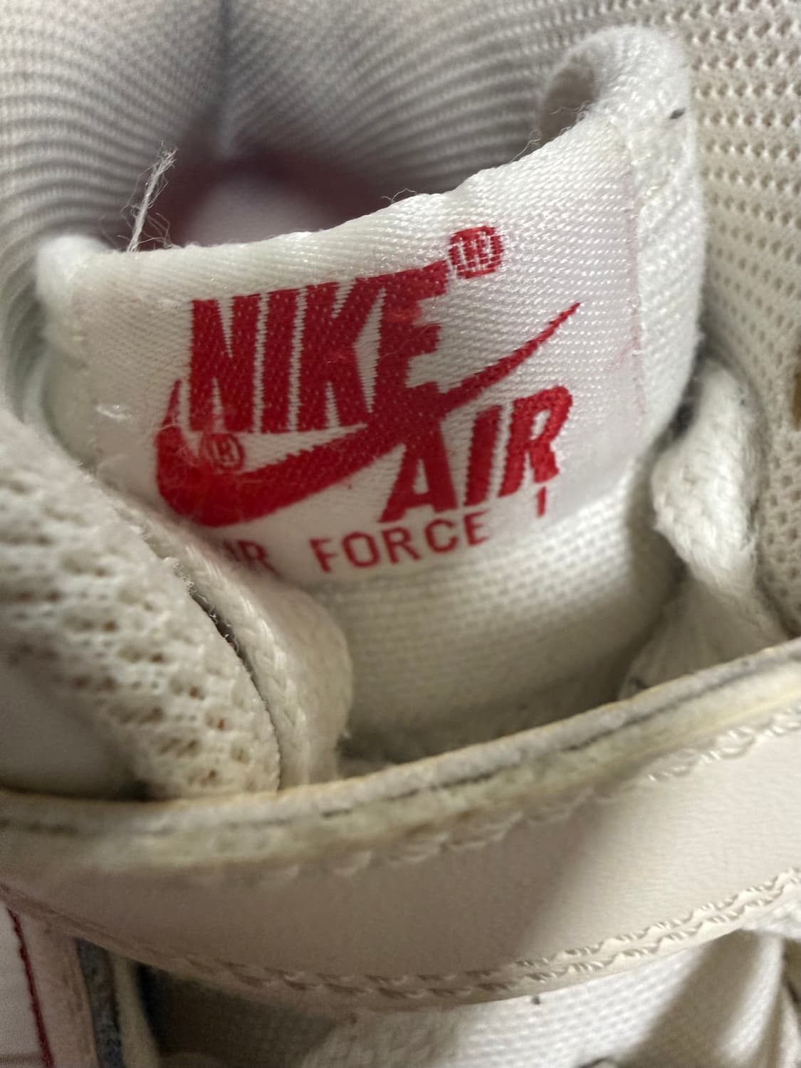 나이키 에어포스 1 하이 흰빨 43사이즈 상품이미지2