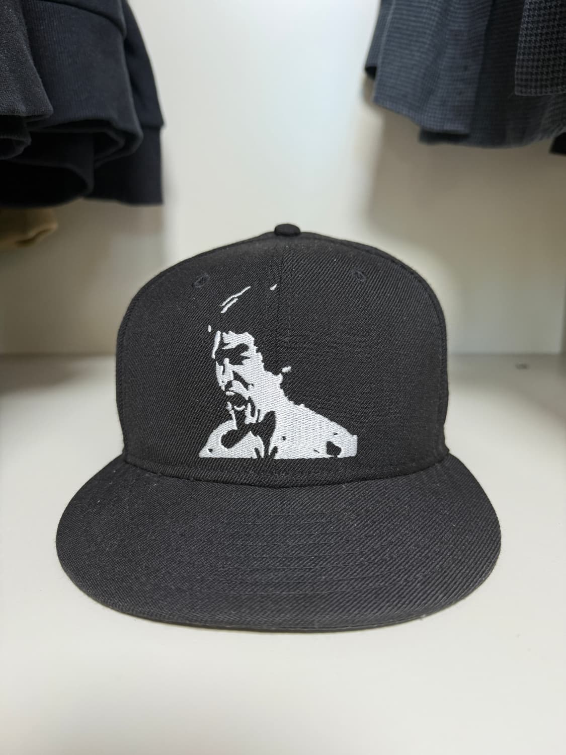 뉴에라 x Bruce Lee 탄생 80주년 캡 상품이미지1