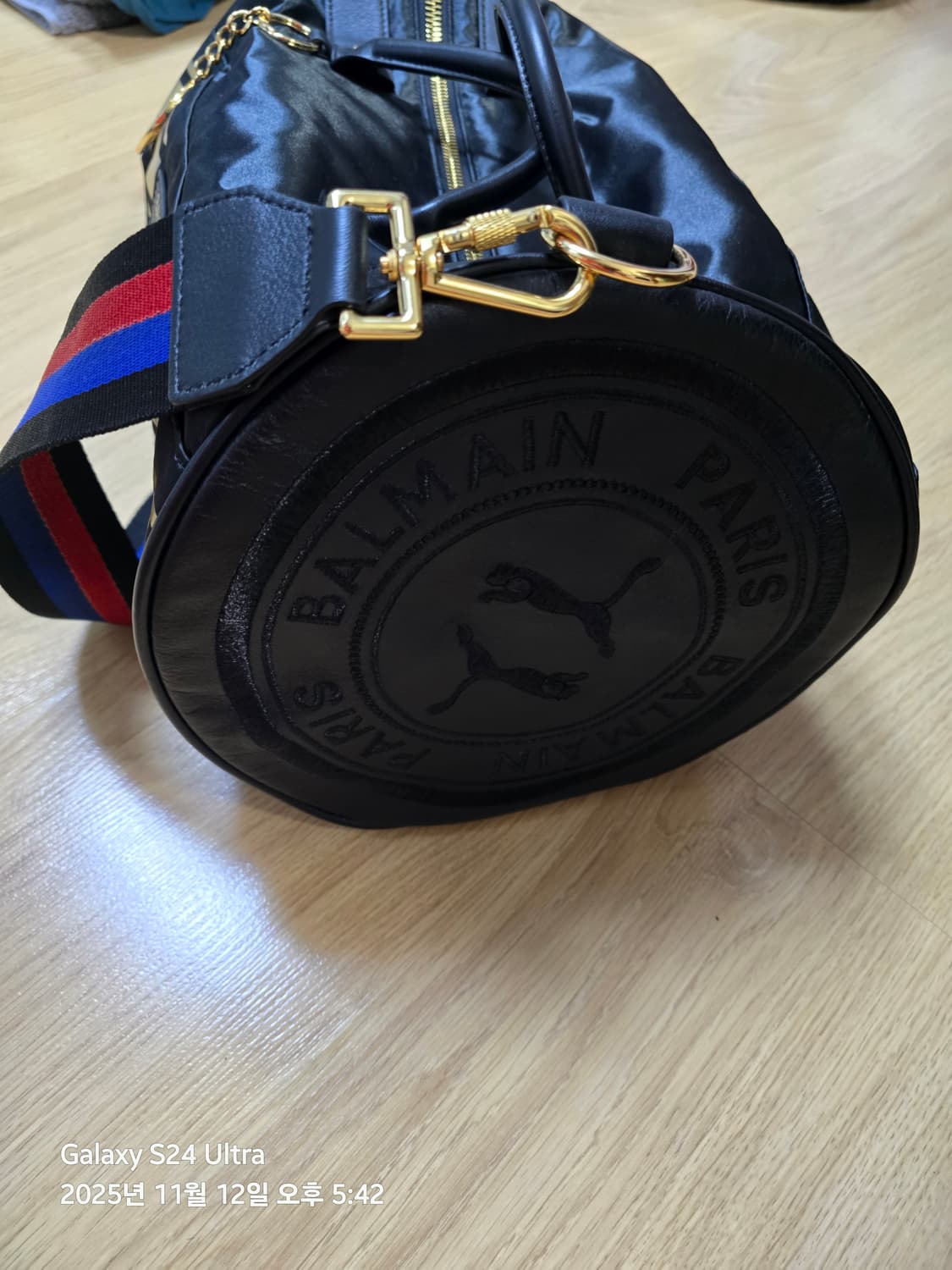 푸마 x 발망(balmain) 콜라보 베럴백 판매 상품이미지5
