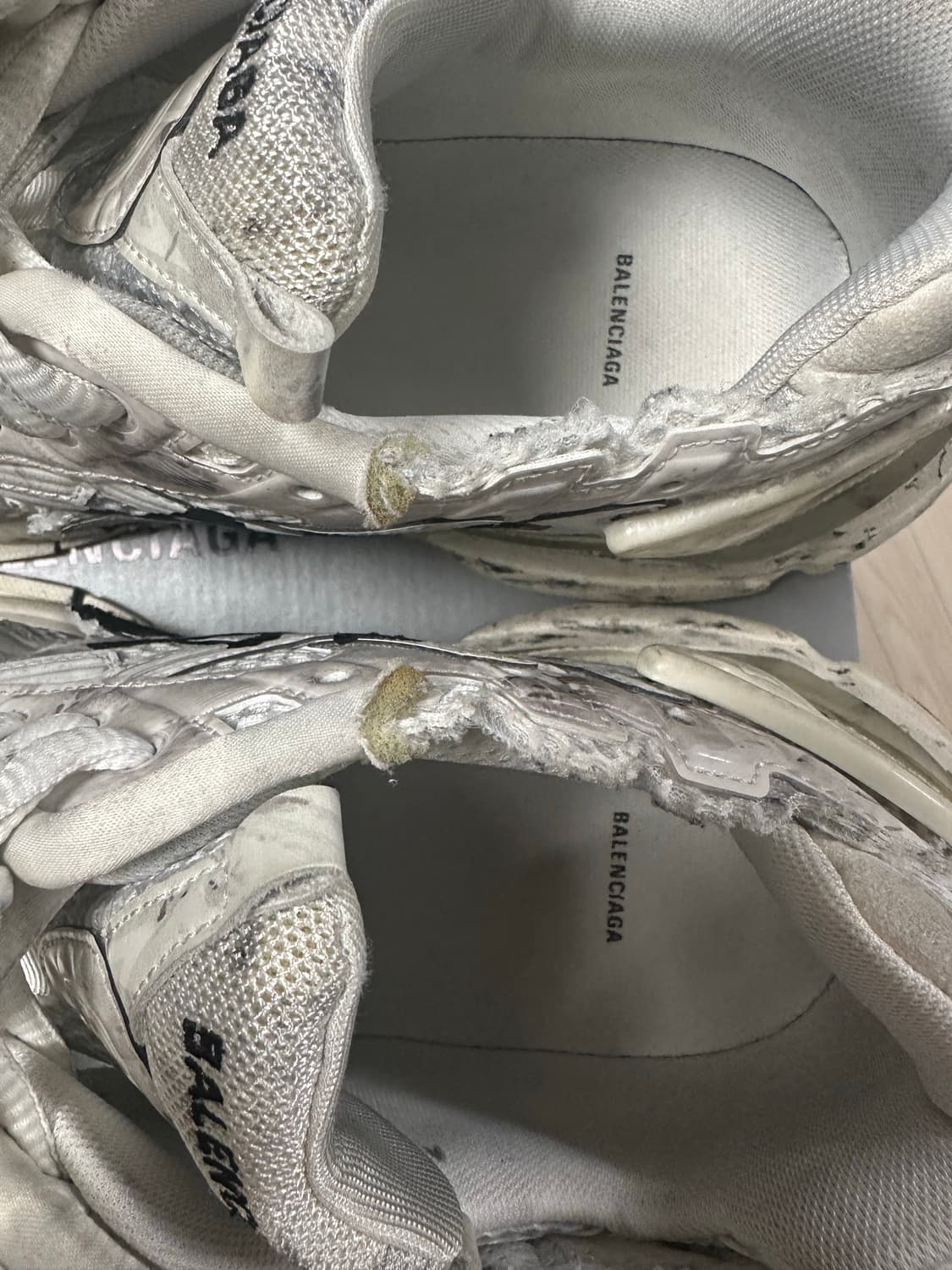 발렌시아가 그래피티 러너 45 상품이미지2