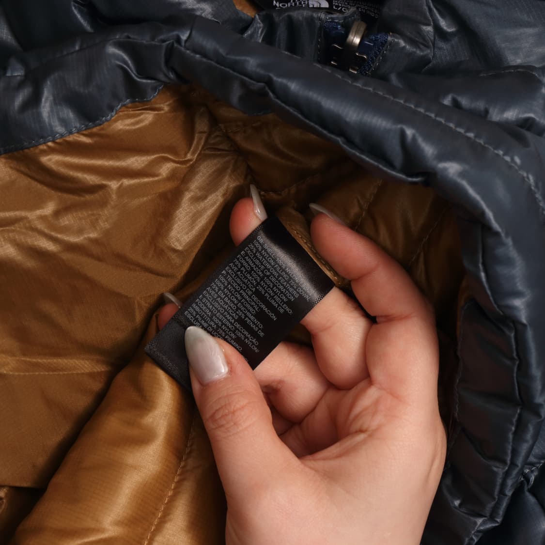 노스페이스 경량 유광 아웃도어 패딩 A1681 상품이미지4