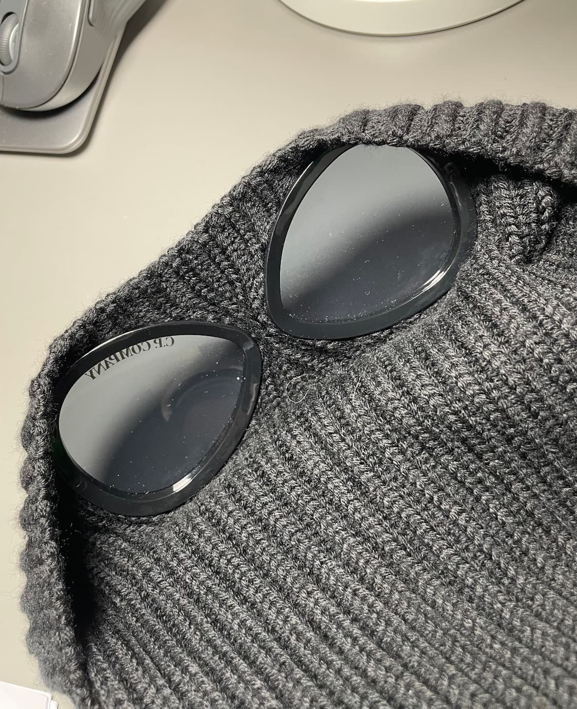 CP컴퍼니 고글 비니 블랙 (새거) 상품이미지2