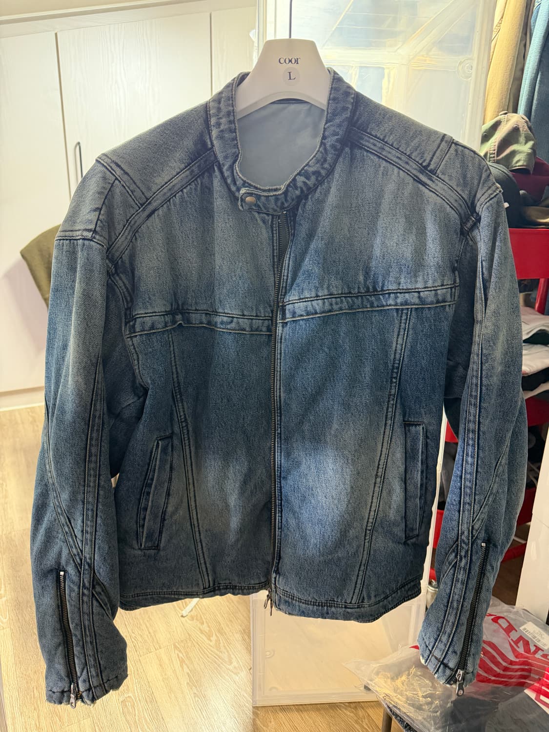 쿠어 페이딩 패디드 바이커 데님 점퍼 (워시드블루)L 상품이미지2