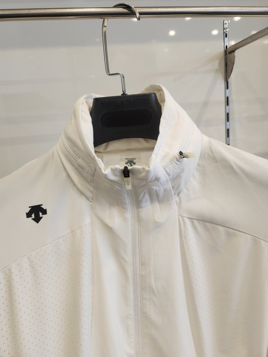 데상트 여성 바람막이후드쟈켓90 상품이미지5