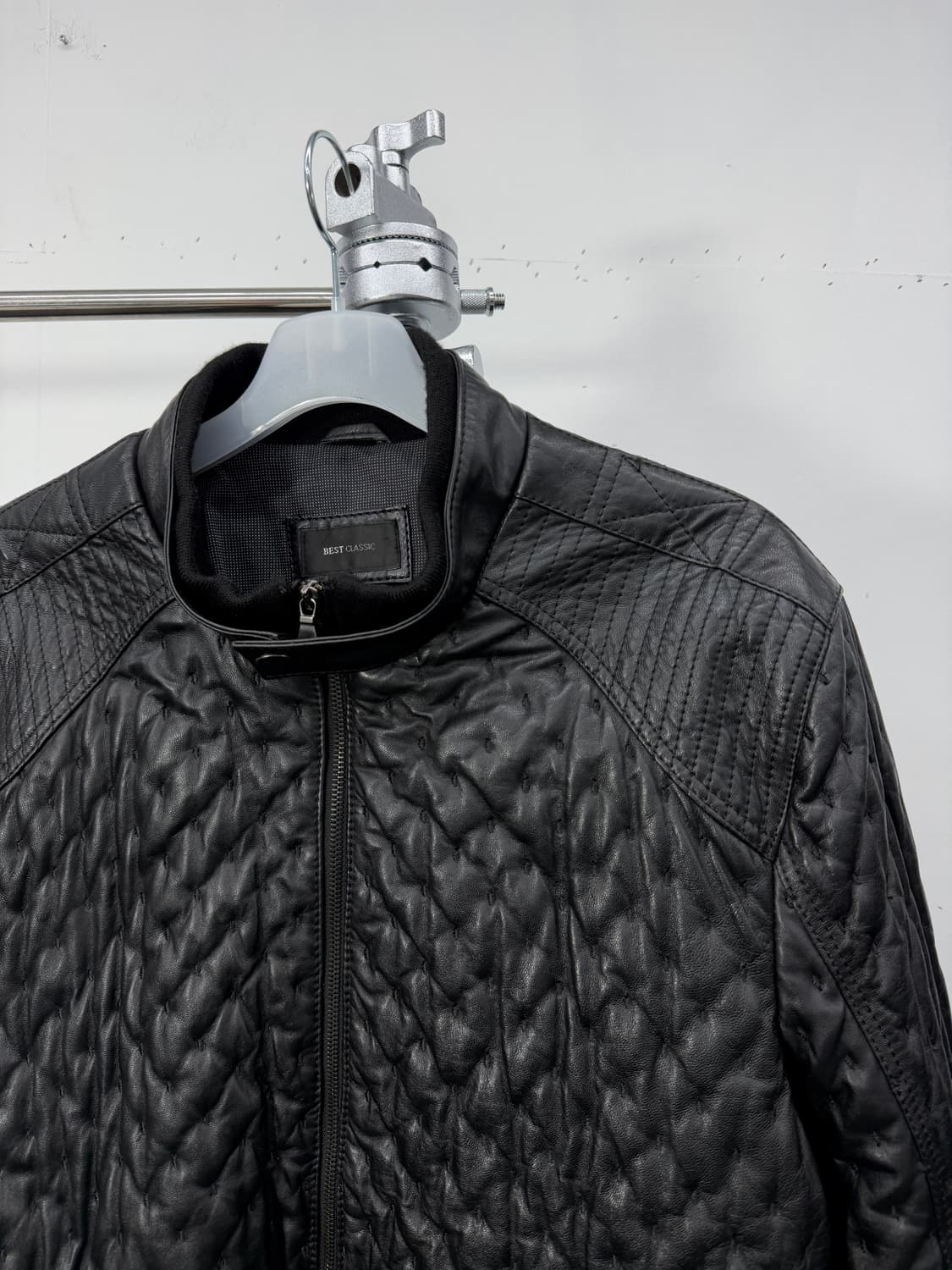 Best Classic punching leather bomber 상품이미지6