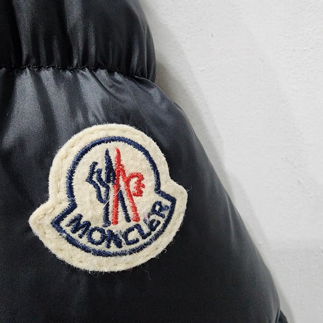 몽클레어 보에드 2사이즈 블랙 천연퍼 상품이미지5