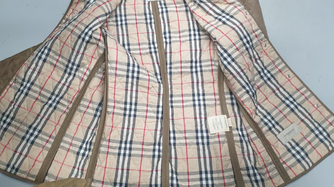 정품 버버리 퀼팅 자켓 m 상품이미지3