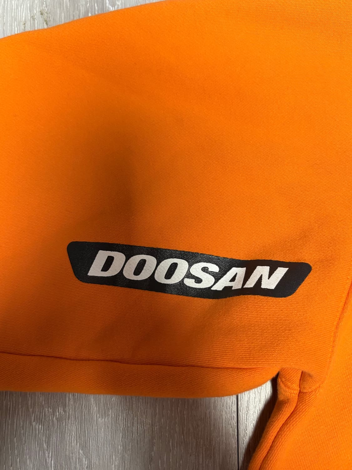 아이앱 스튜디오 두산 맨투맨 오렌지 상품이미지4