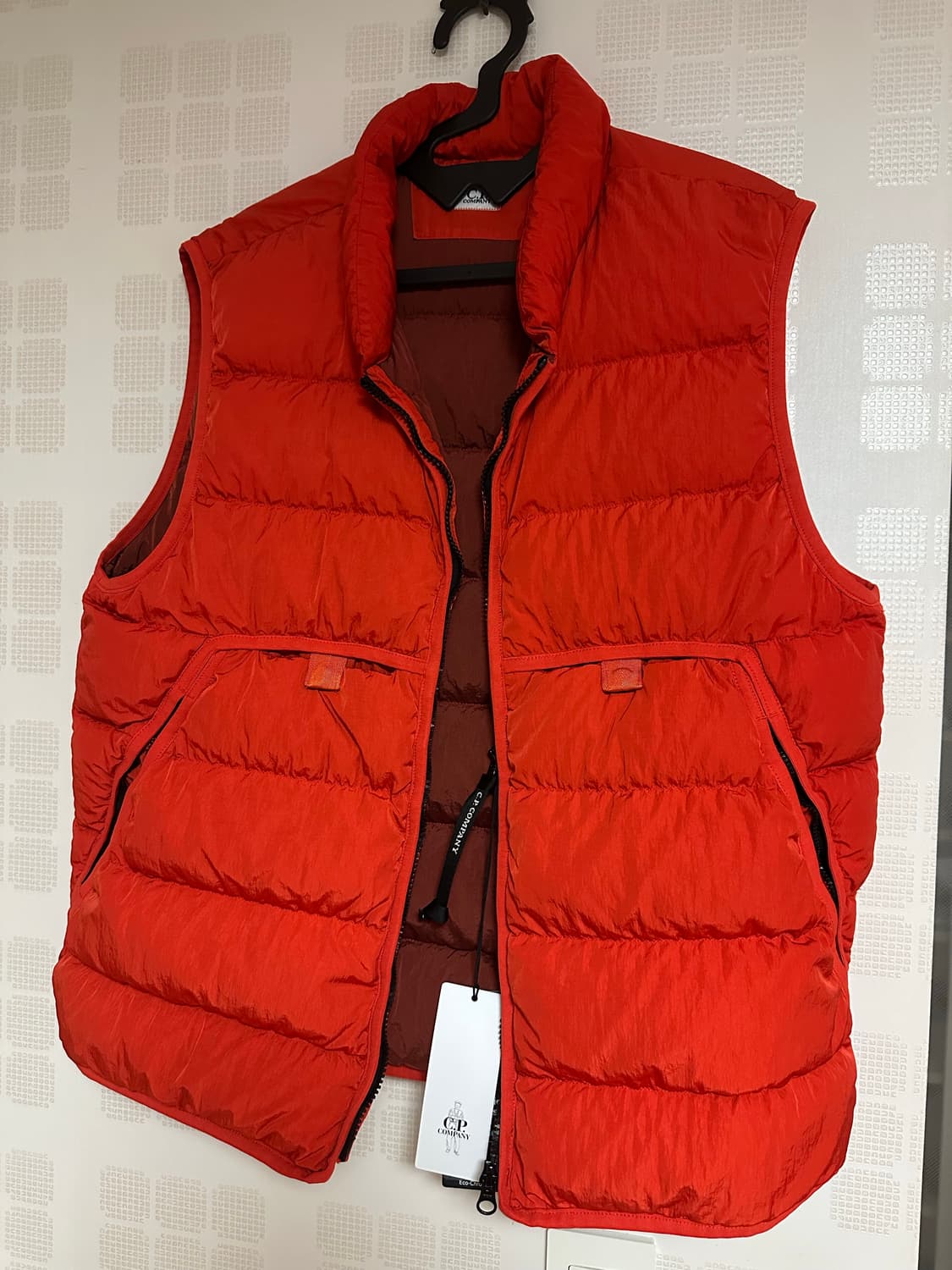 cp company 에코 크롬r 다운 베스트 50사이즈 새상품 상품이미지1