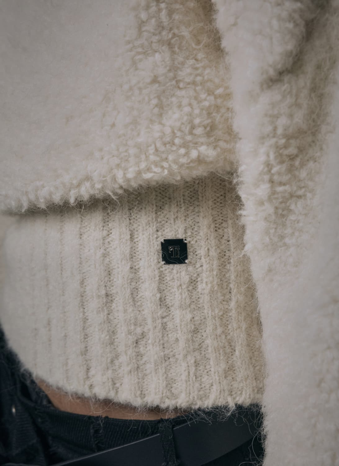 트리밍버드 알파카 부클 오프숄더 니트 아이보리 상품이미지8