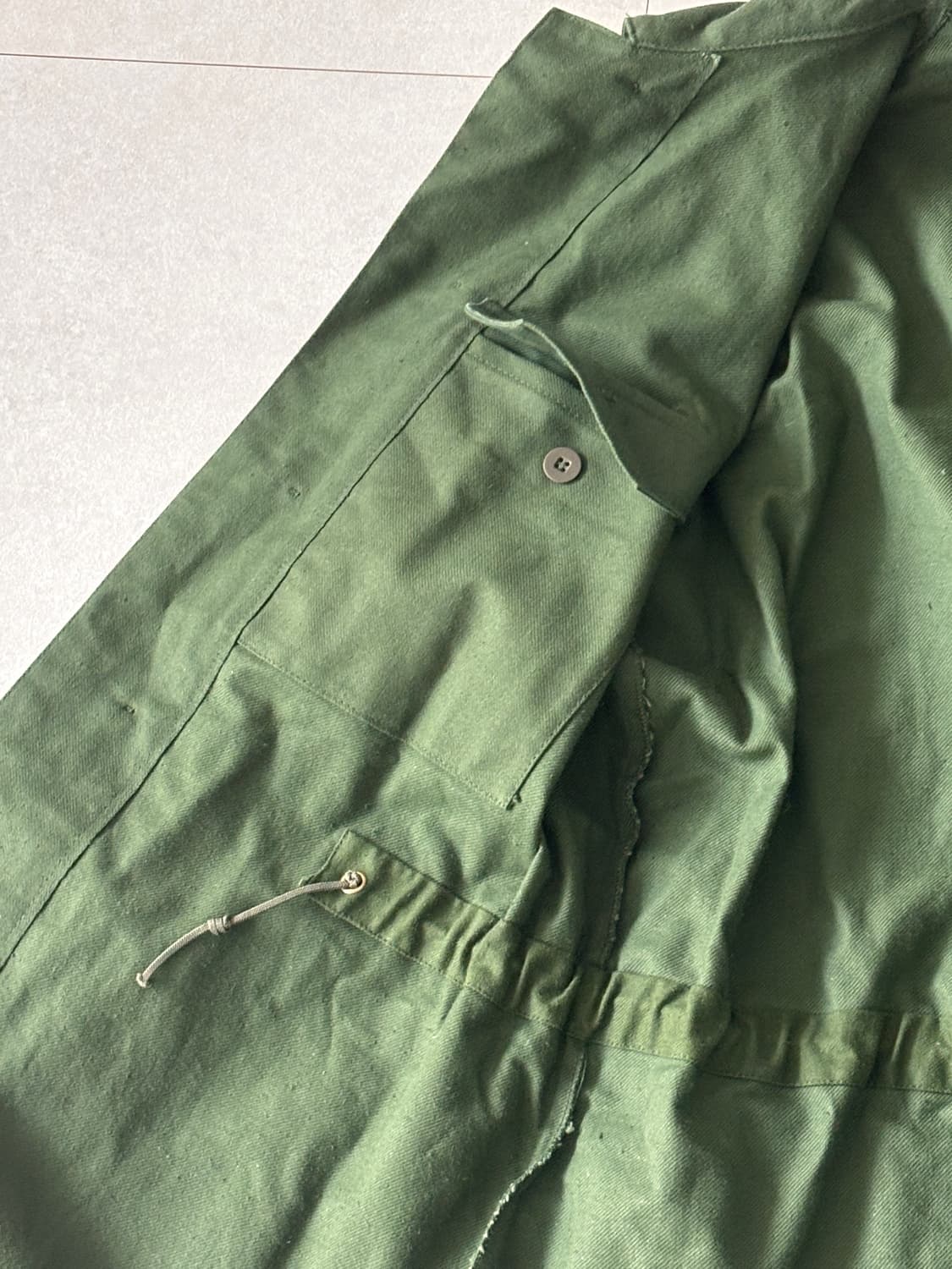 겉은 미니멀, 속은 밀리터리. 스웨덴 빈티지 자켓 L 상품이미지6